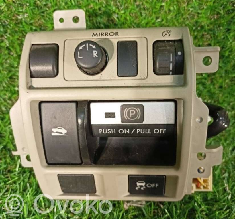 Subaru Outback Wing mirror switch 