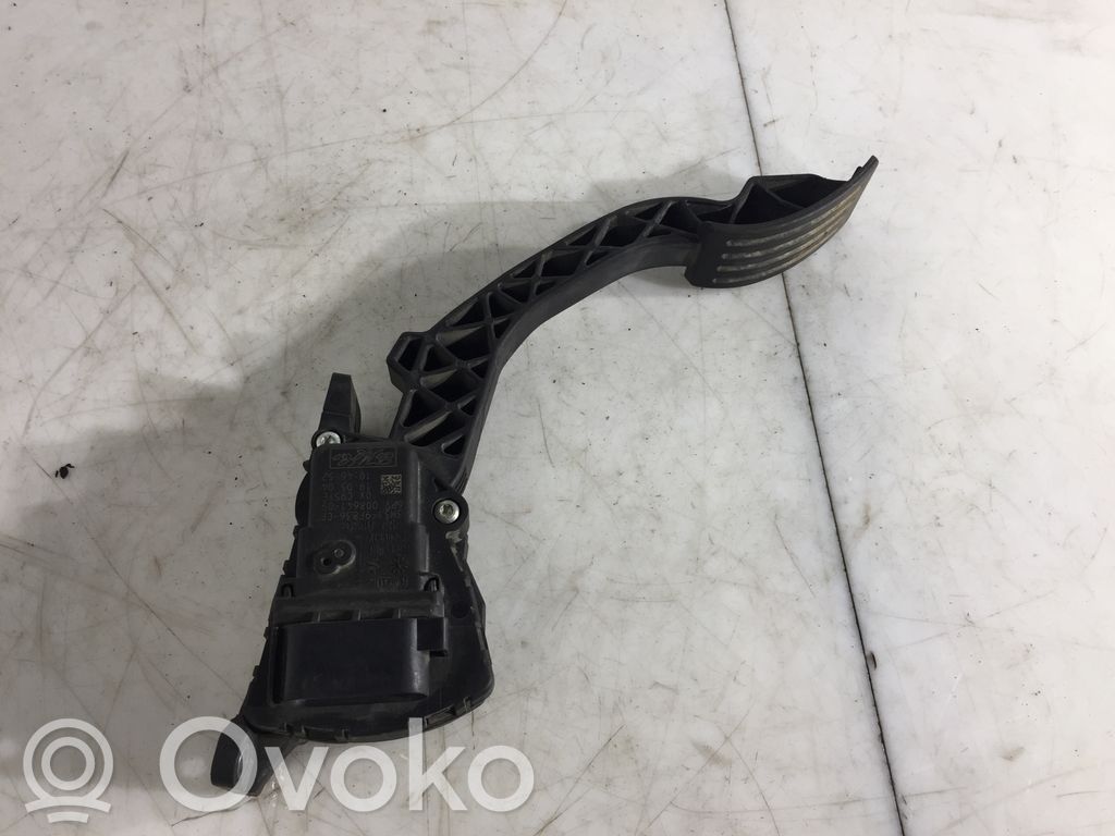 Ford Focus C-MAX Accelerator throttle pedal 