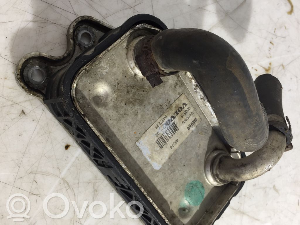 Volvo V70 Oil filter mounting bracket 