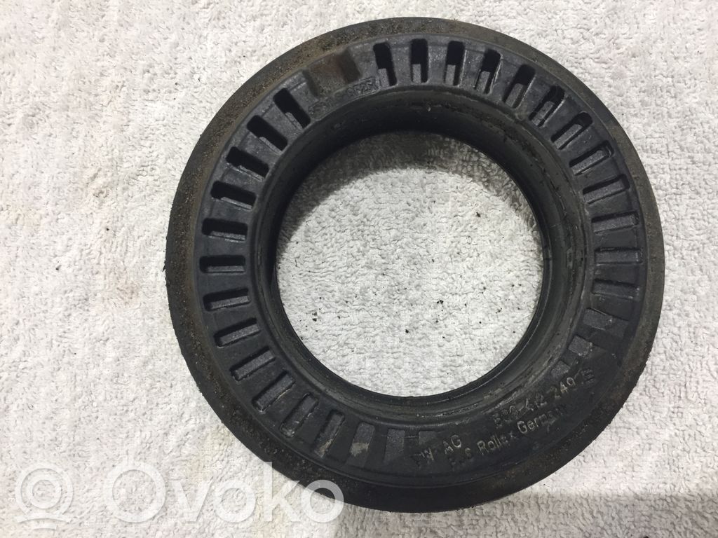 Volkswagen PASSAT B8 Front upper strut mount 