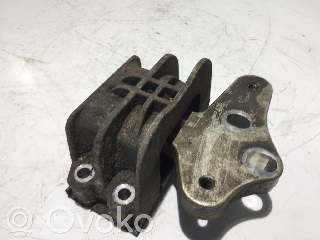 Ford Transit Custom Engine mount bracket 