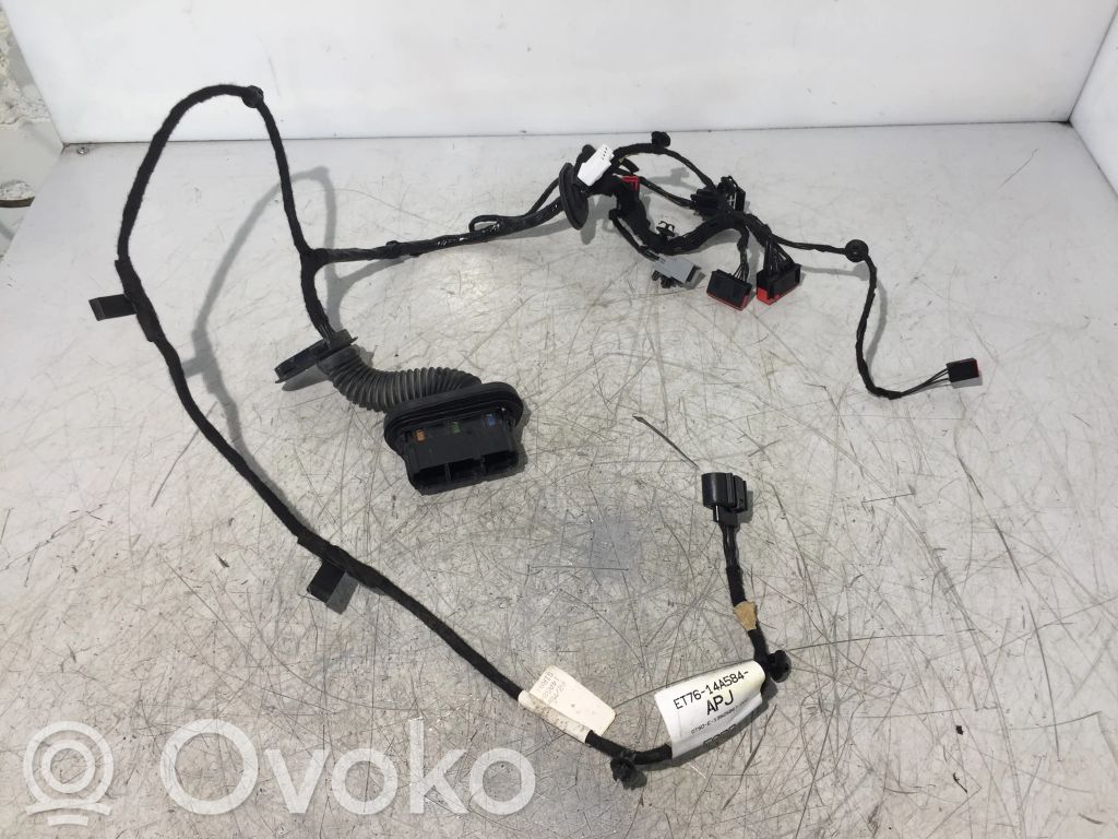 Ford Courier Cableado de puerta delantera 
