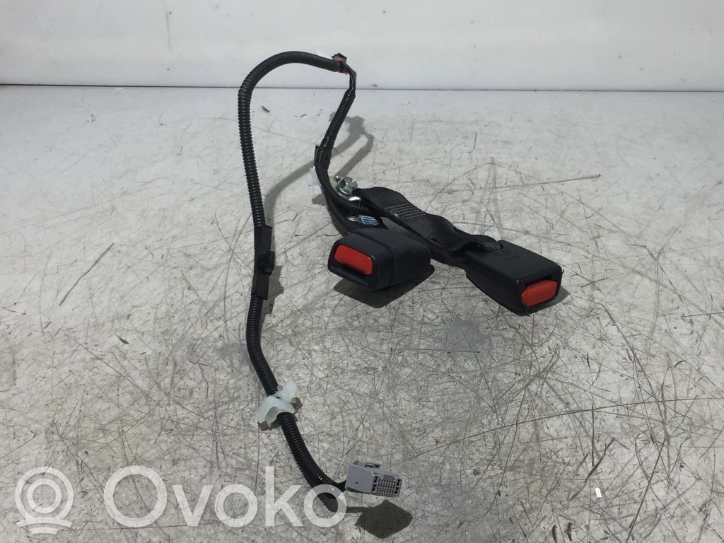 Toyota RAV 4 (XA40) Rear seatbelt buckle 