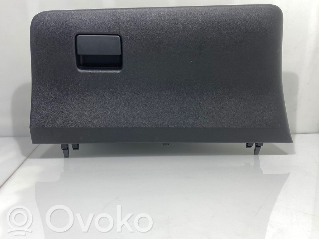 Toyota Yaris Daiktadėžės (bordačioko) dangtis 
