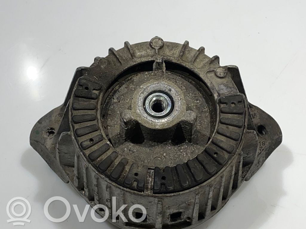 Mercedes-Benz C W204 Engine mount bracket 