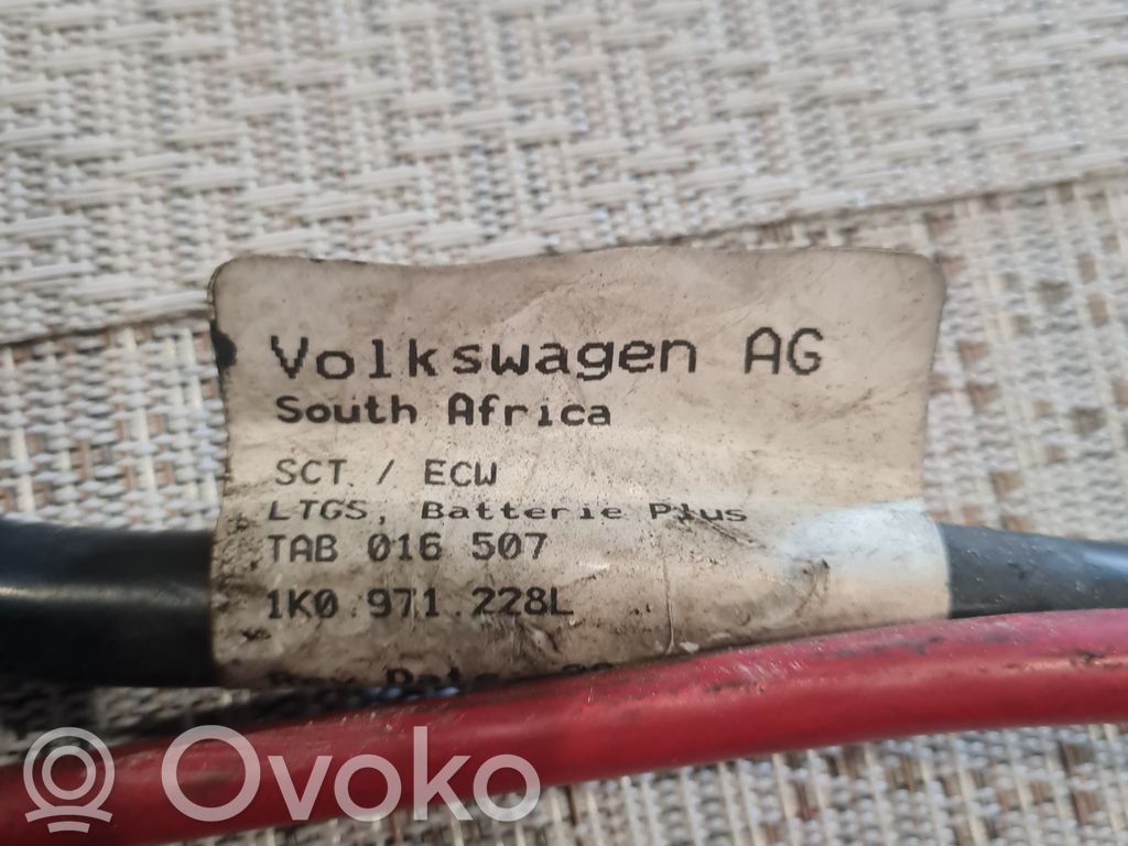 Volkswagen Jetta V Pluskaapeli (akku) 