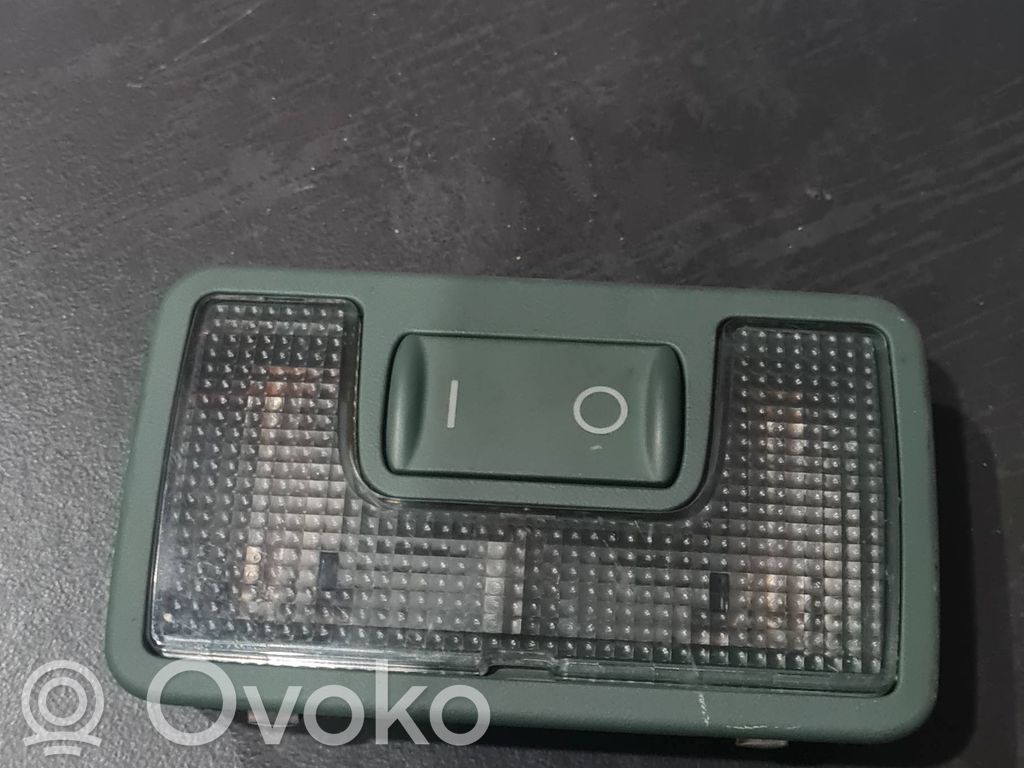 Audi A6 S6 C5 4B Lampka podsufitki tylna 