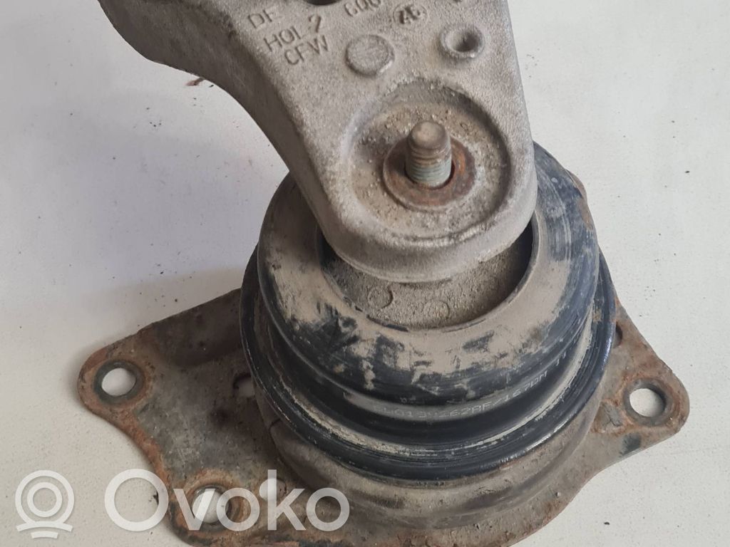 Volkswagen Polo Engine mount bracket 