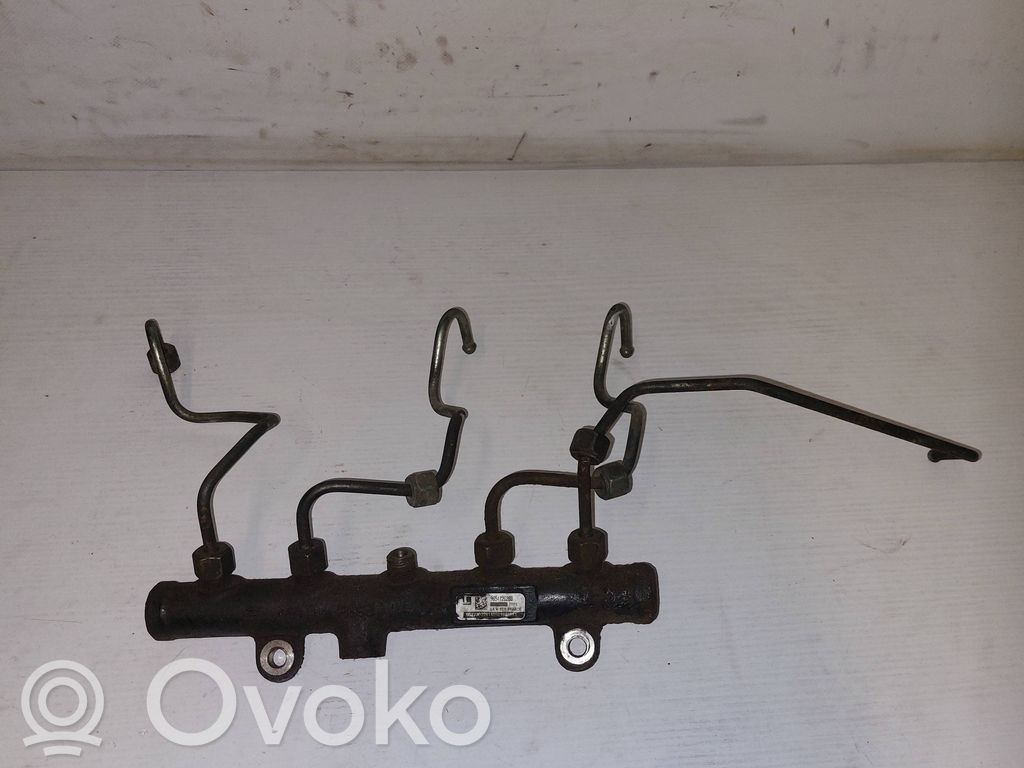 Volvo V50 Degvielas maģistrālā caurule 