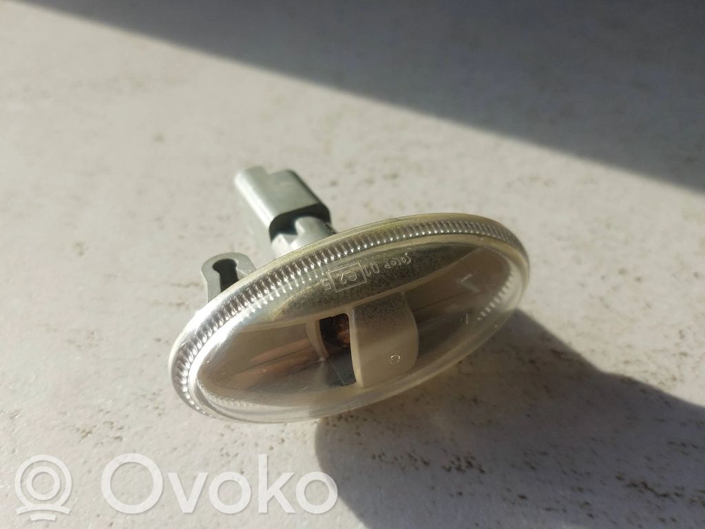 Peugeot 407 Front fender indicator light 