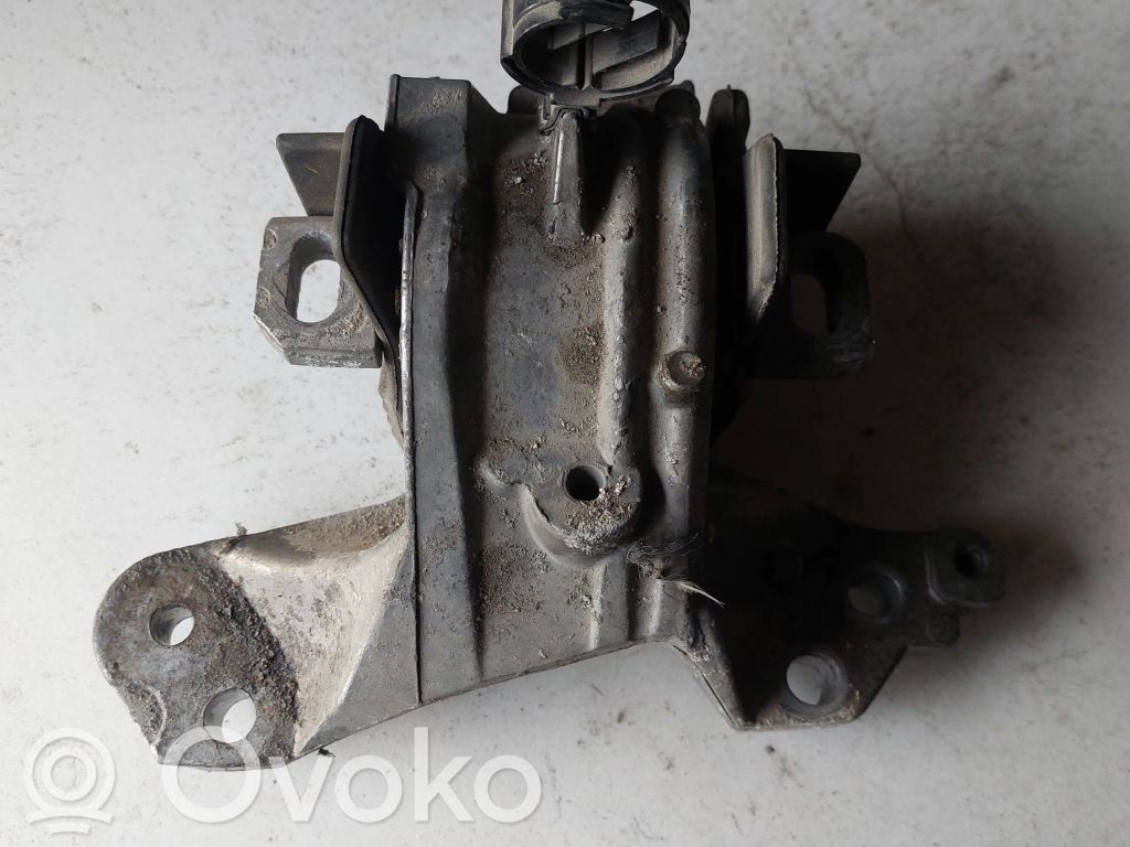 Peugeot 407 Engine mount bracket 
