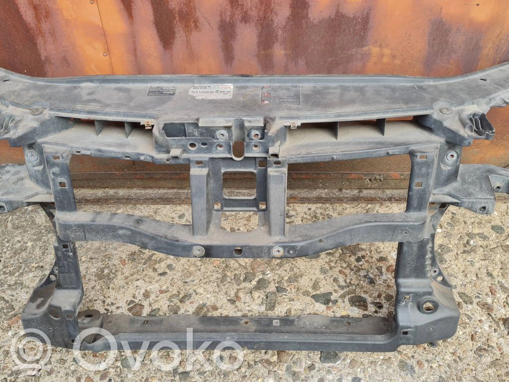 Volkswagen PASSAT B6 Radiatoru panelis 