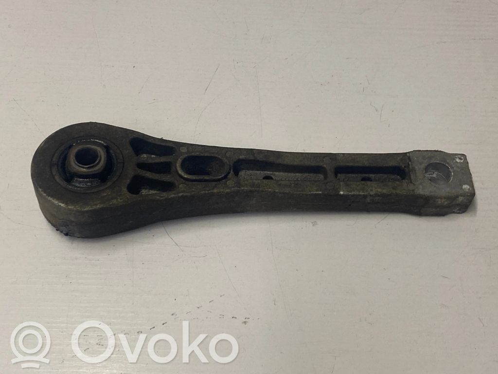 Volkswagen PASSAT B6 Engine mount bracket 