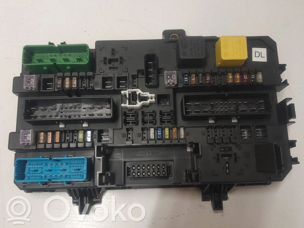 Opel Astra H Fuse module 