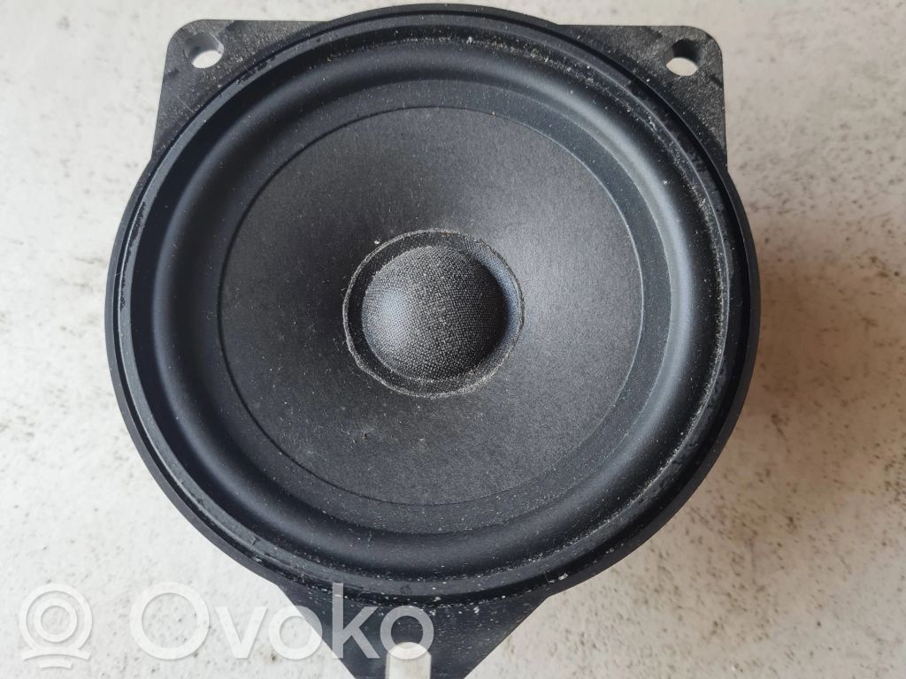 BMW 1 E81 E87 Etuoven kaiutin 