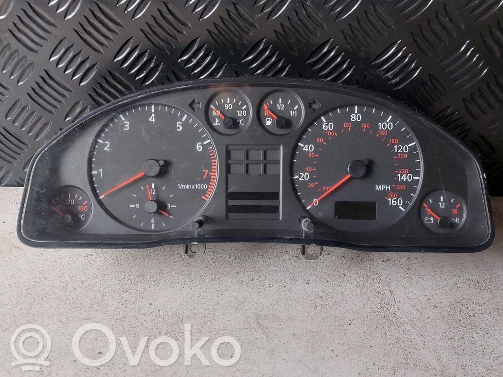 Audi A6 S6 C5 4B Geschwindigkeitsmesser Cockpit 
