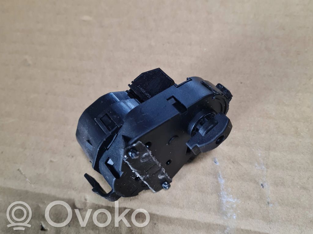 BMW 7 E65 E66 Oro sklendės varikliukas 
