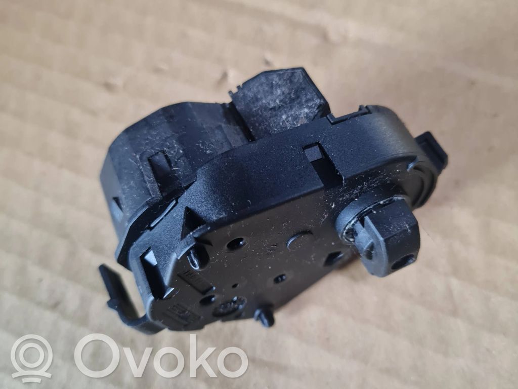 BMW 7 E65 E66 Tuloilmaventtiilin käyttömoottori 