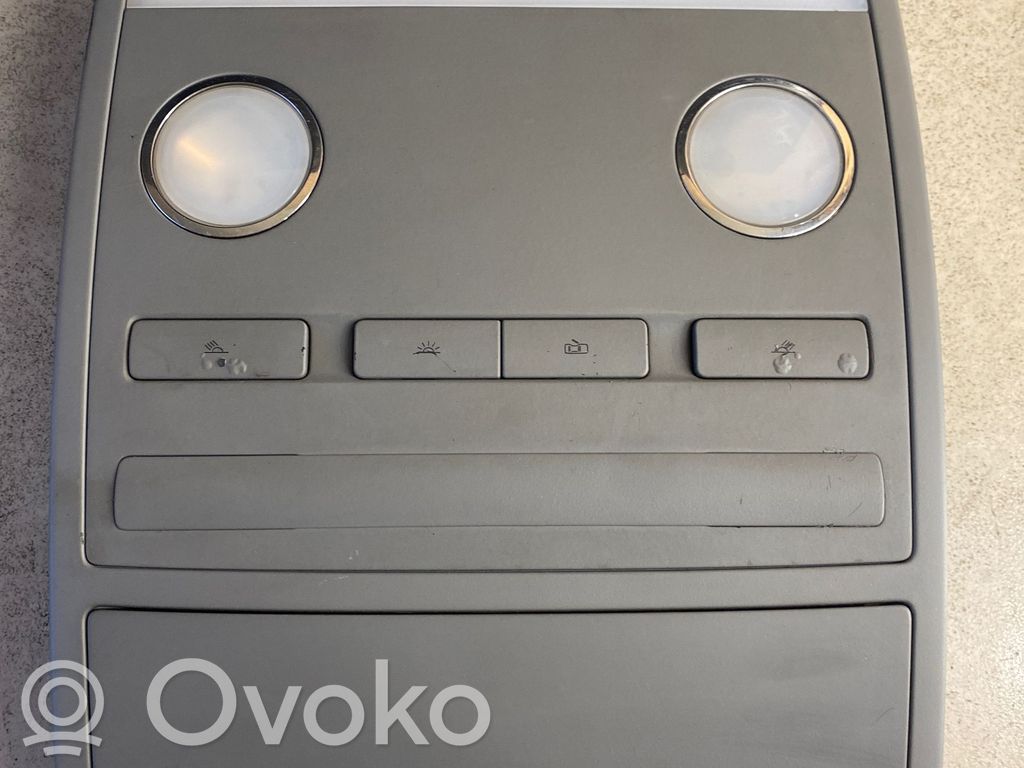 Volkswagen Phaeton Front seat light 