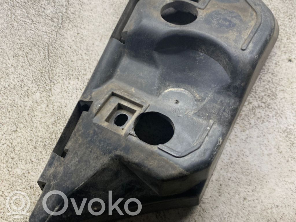 Front bumper mounting bracket   30655874