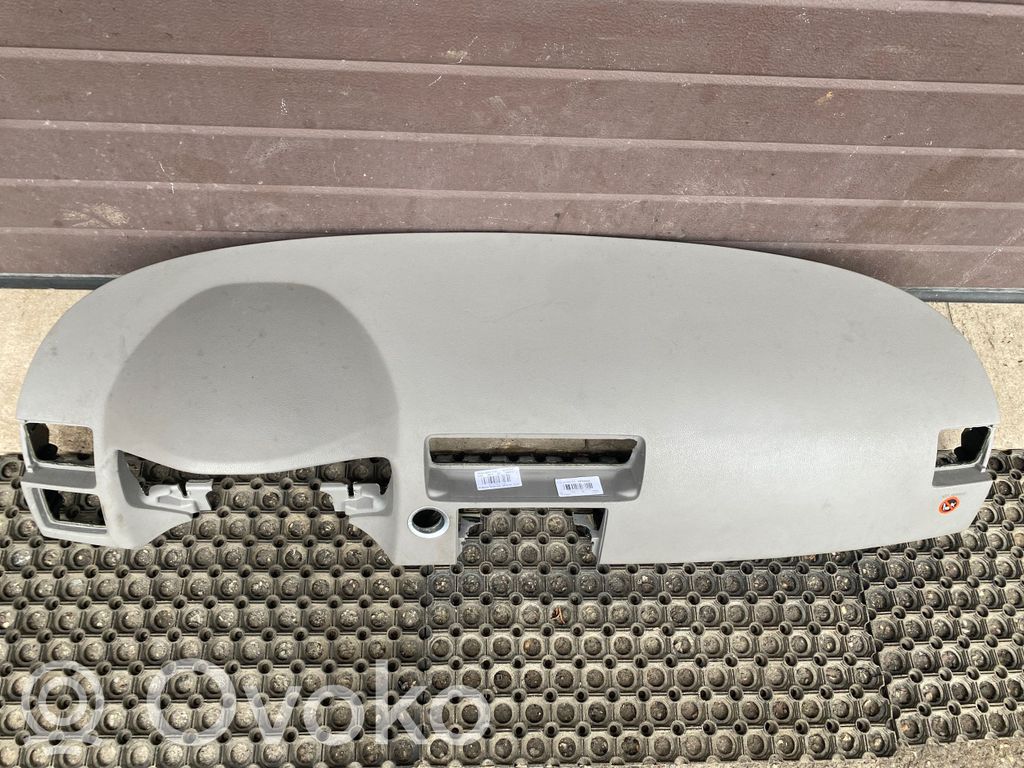 Volvo V50 Panelė 