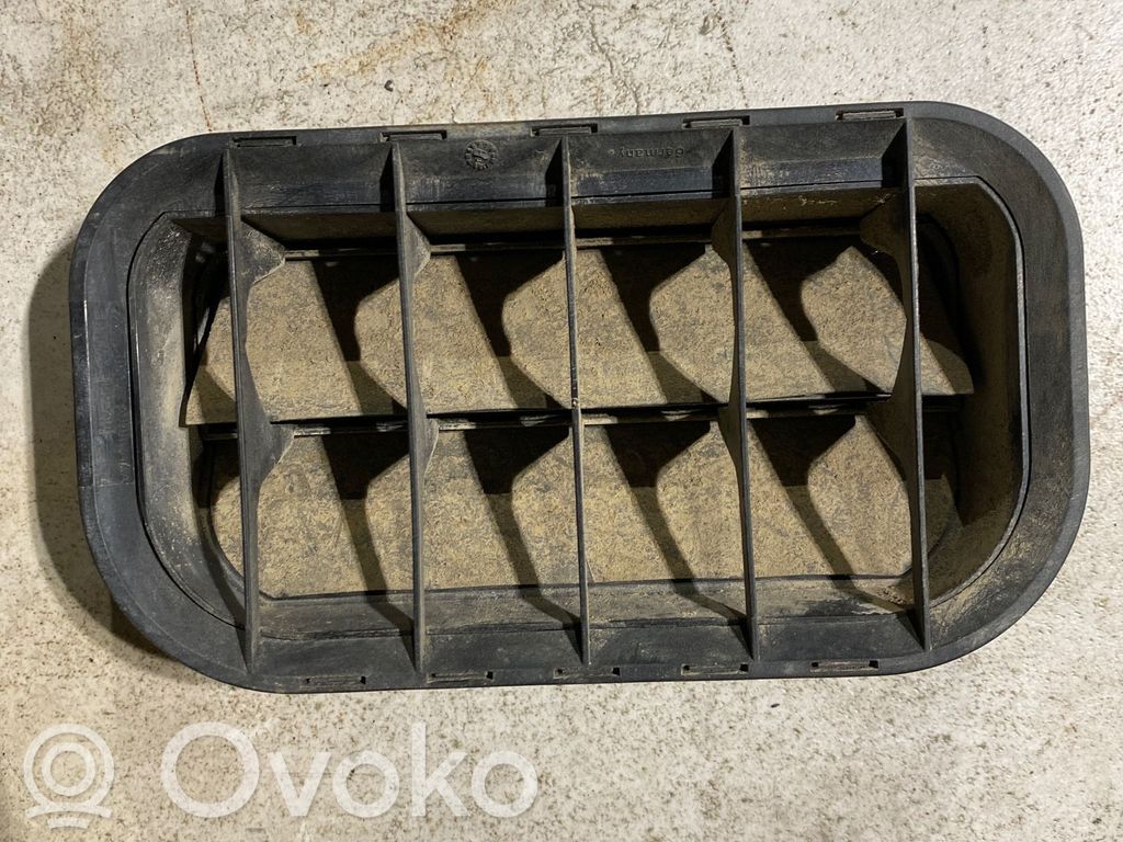 Ford Galaxy Quarter panel pressure vent 