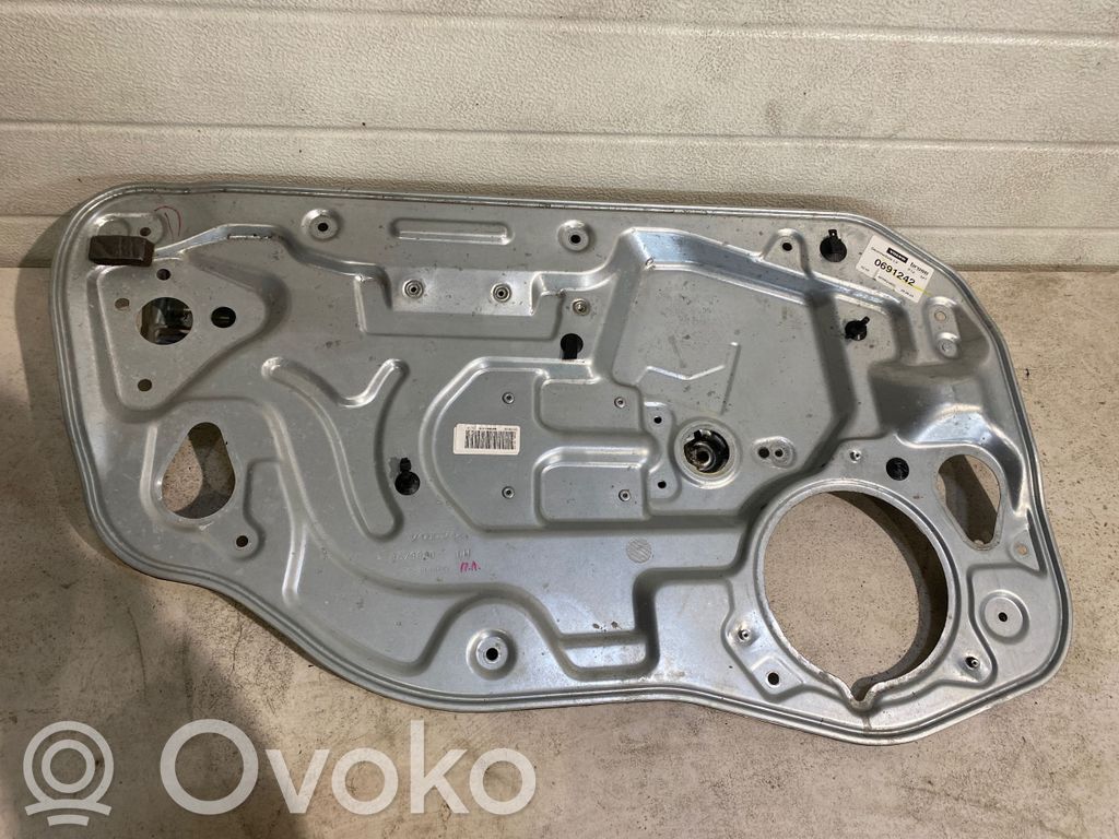 Volvo V50 Mecanismo para subir la puerta delantera sin motor 