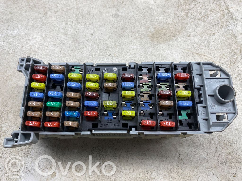 Opel Meriva A Módulo de fusible 