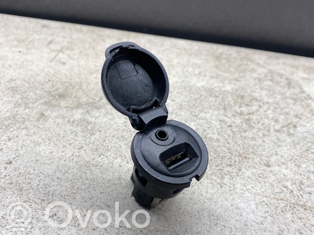 Citroen C4 Grand Picasso Enchufe conector USB 