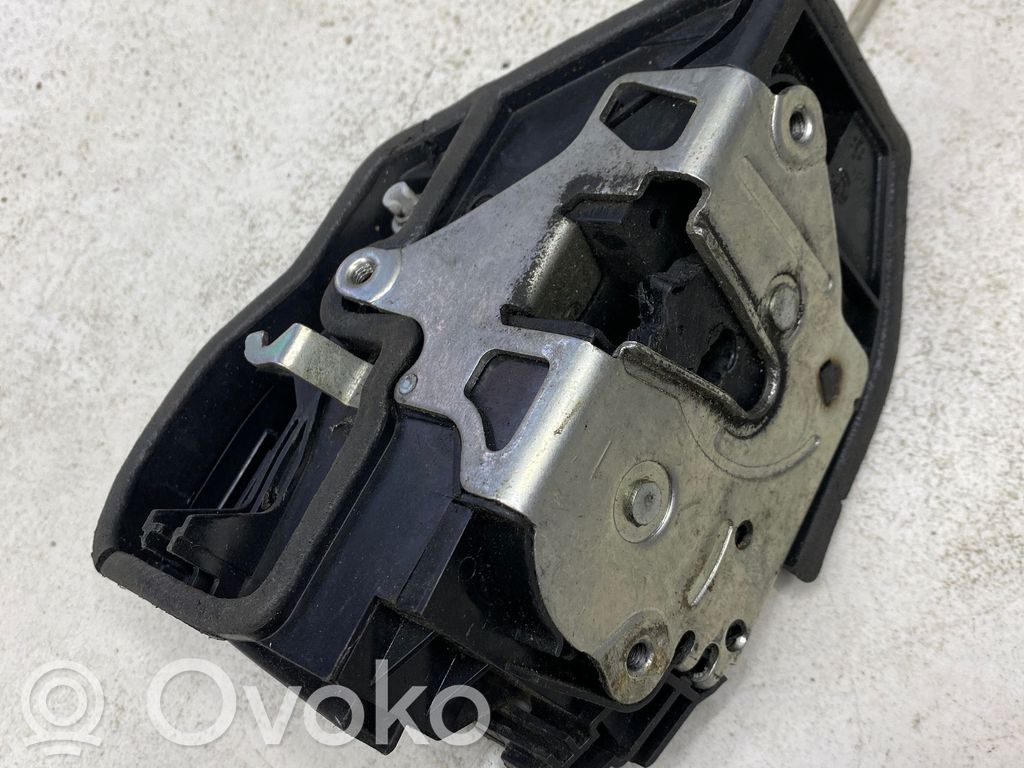 BMW 1 E81 E87 Front door lock 