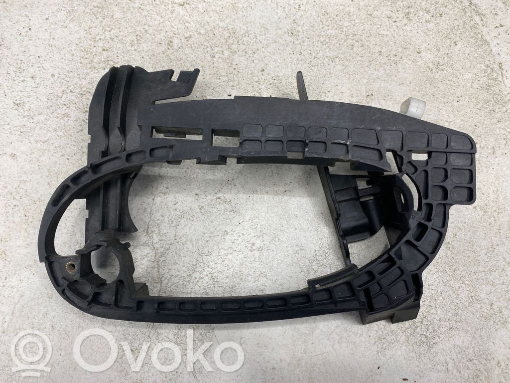 BMW 7 E65 E66 Front door exterior handle/bracket 