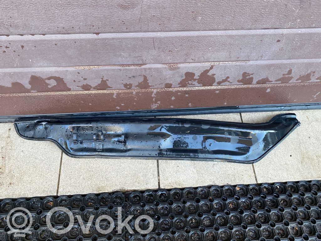 Volkswagen Golf V Moottoritilan laipio 