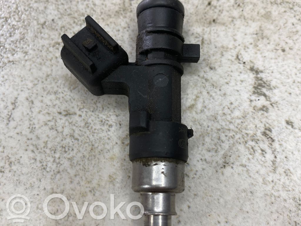 Volvo V50 Polttoainesuutin 