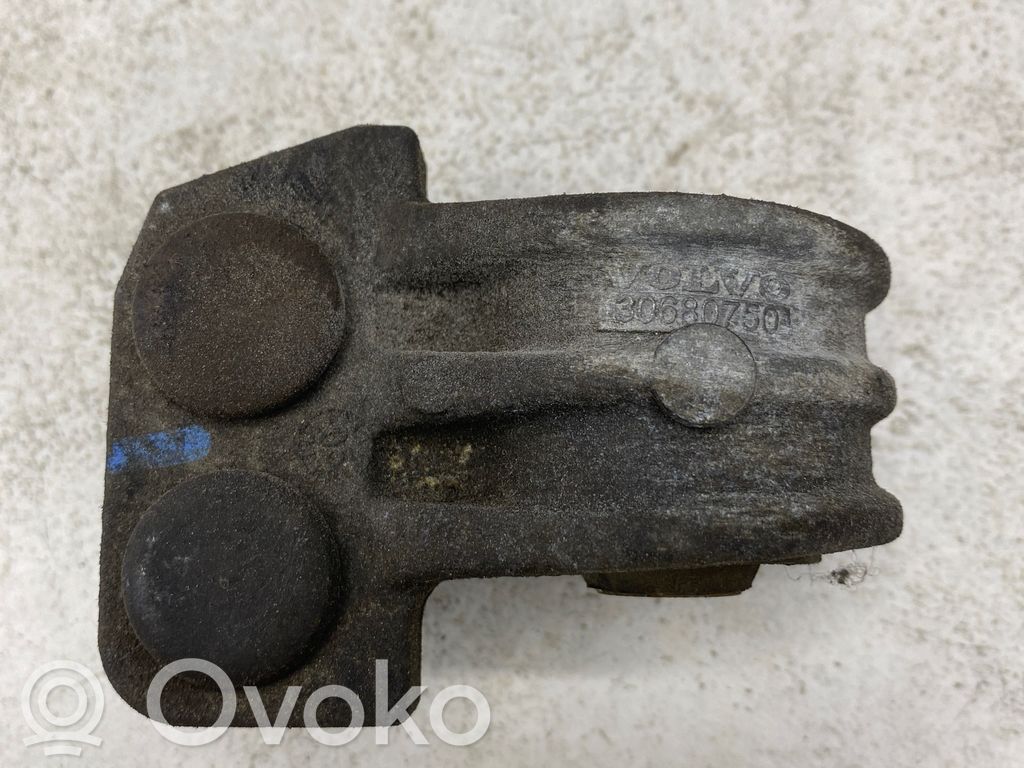 Volvo V70 Engine mount bracket 
