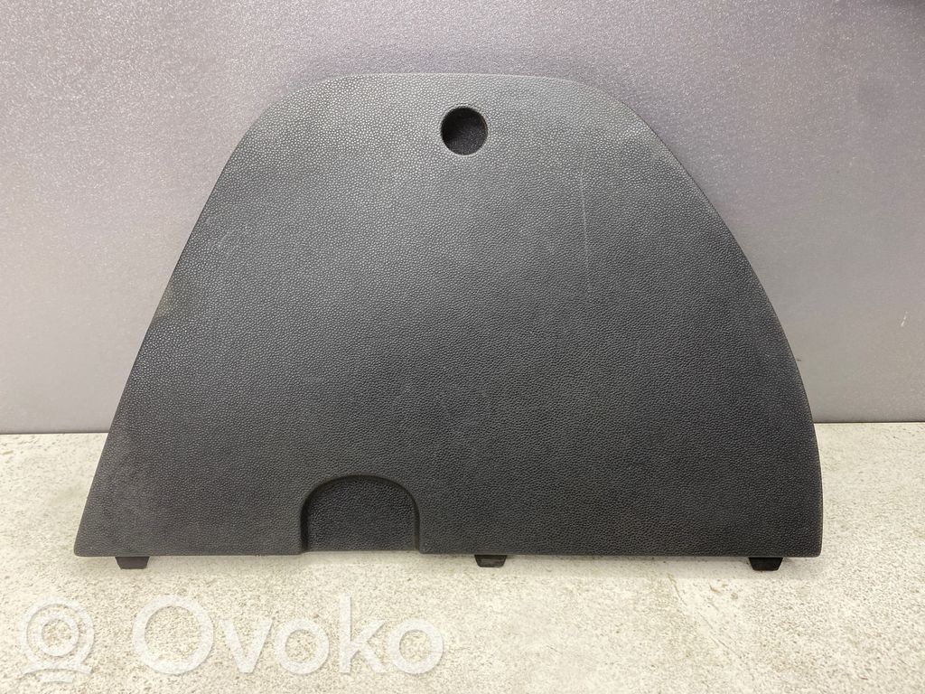 Opel Corsa D Tavaratilan sivuverhoilu 