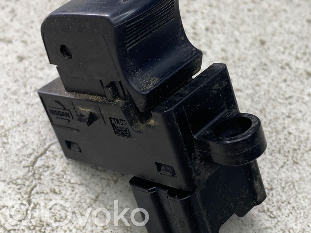 Przyciski szyb   25411EA003,2285