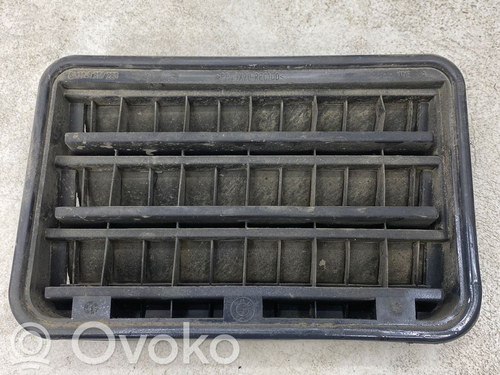 BMW 3 E46 Quarter panel pressure vent 
