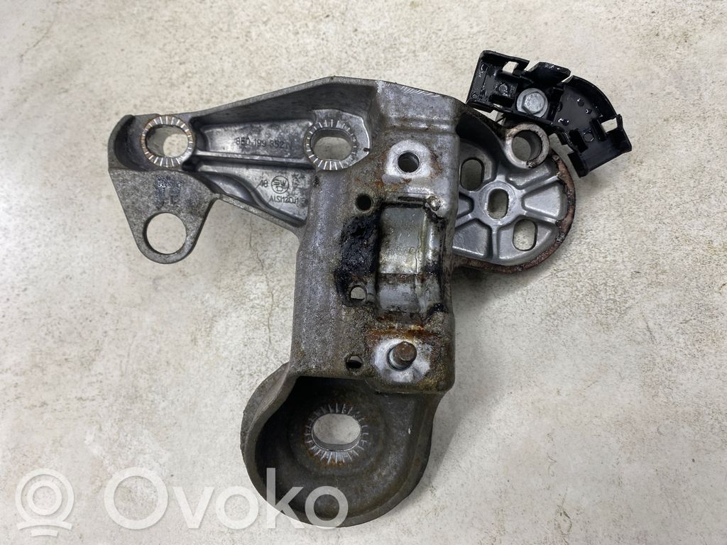 Audi A4 S4 B7 8E 8H Engine mounting bracket 
