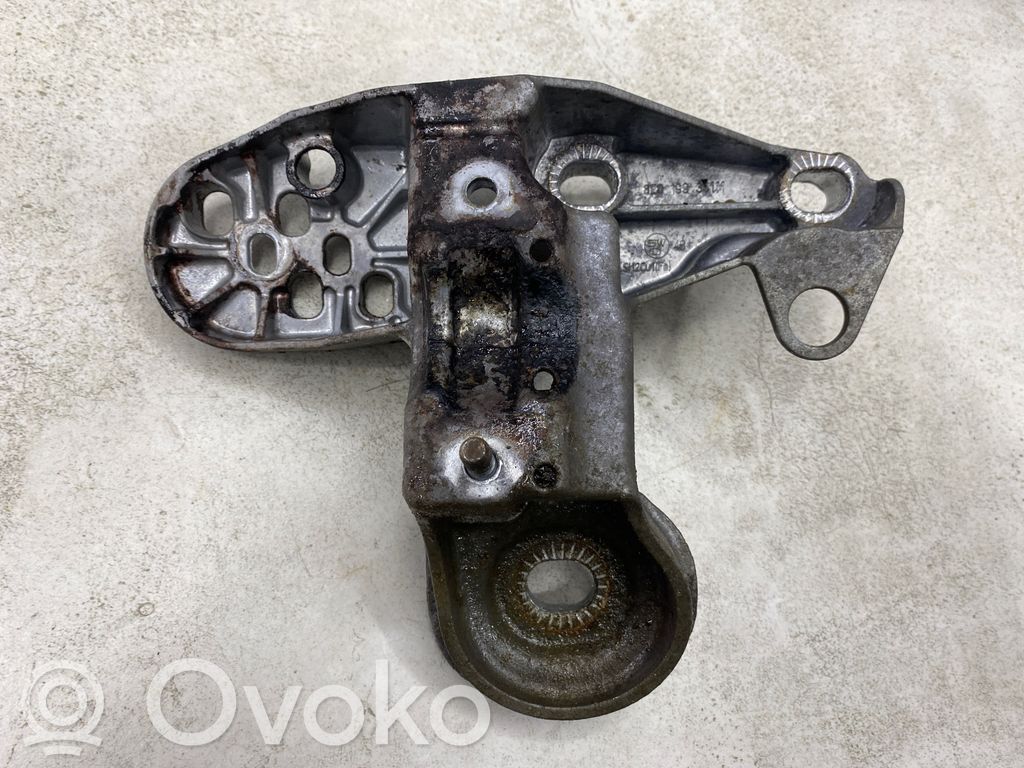 Audi A4 S4 B7 8E 8H Engine mounting bracket 