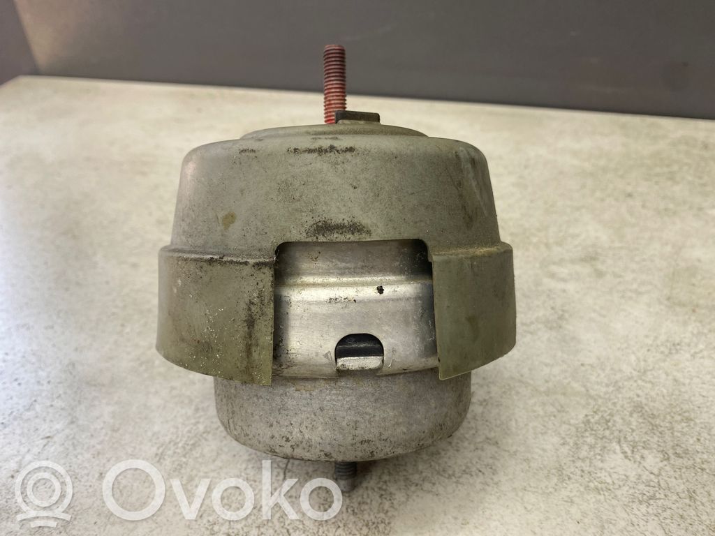 Audi A4 S4 B7 8E 8H Engine mount bracket 