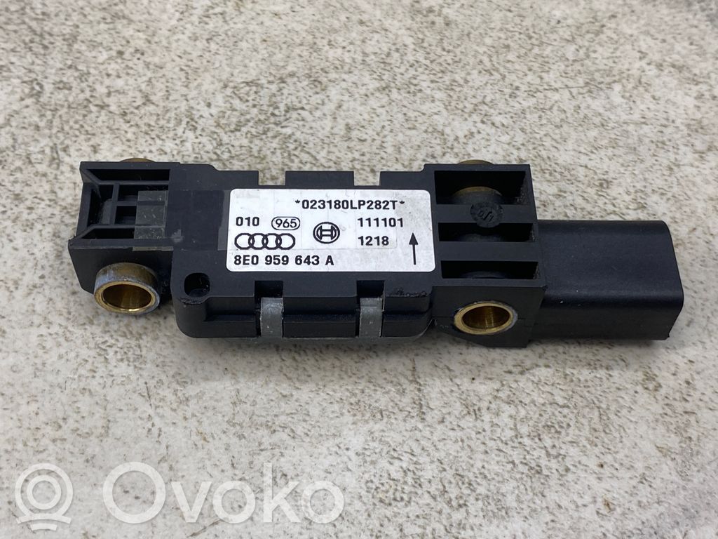 Audi A4 S4 B6 8E 8H Czujnik uderzenia Airbag 