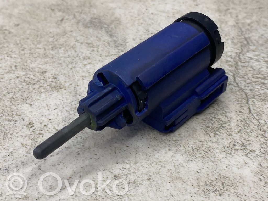 Audi A4 S4 B6 8E 8H Jarrupolkimen anturin kytkin 