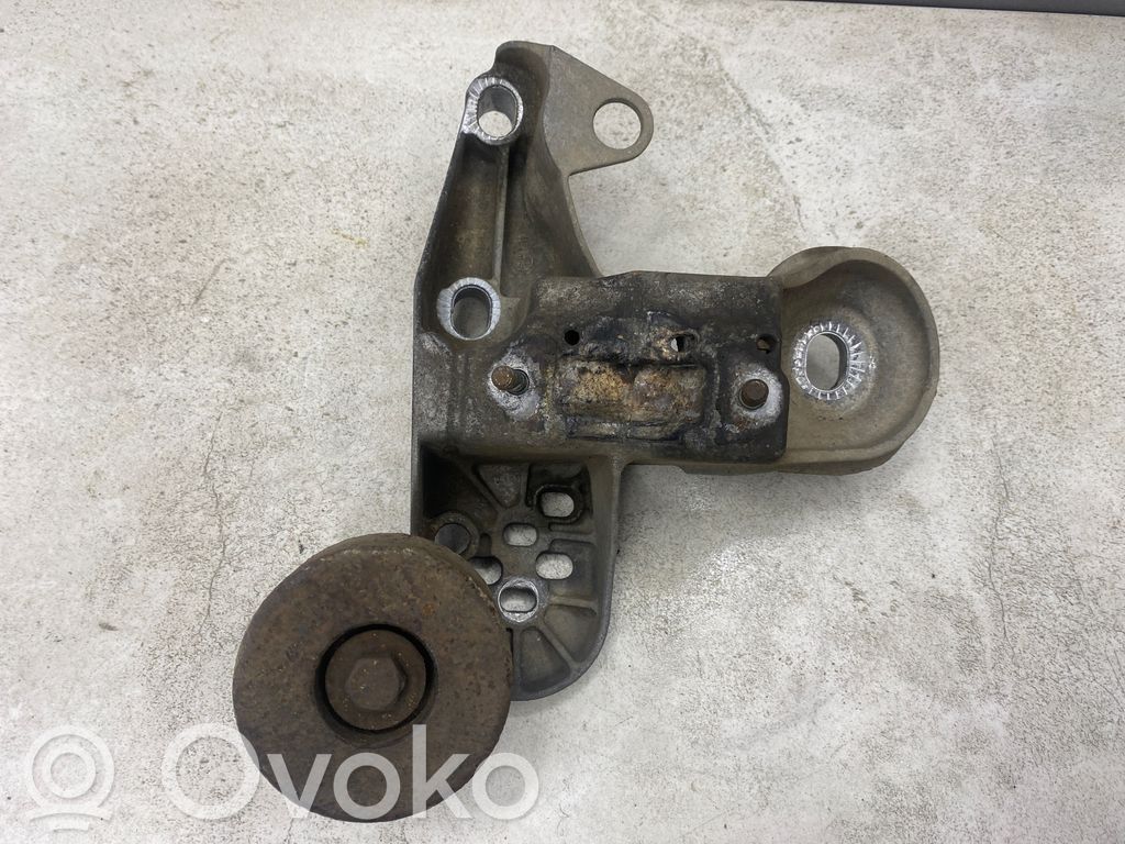 Audi A4 S4 B6 8E 8H Engine mounting bracket 