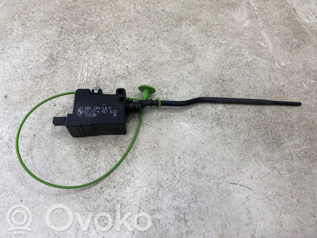 BMW 3 E90 E91 Fuel tank cap lock 
