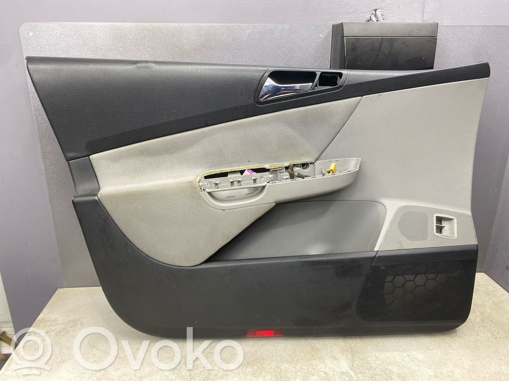Volkswagen PASSAT B6 Boczki / Poszycie drzwi przednich 