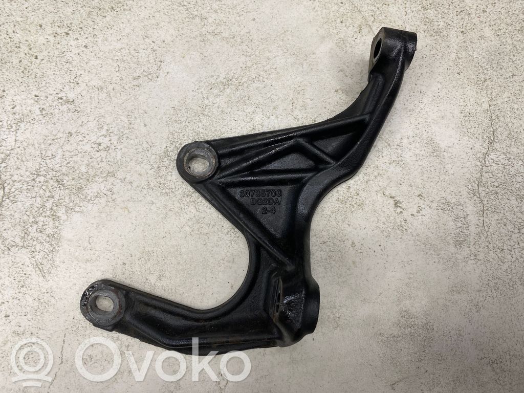 Volvo XC90 Front differential bracket 