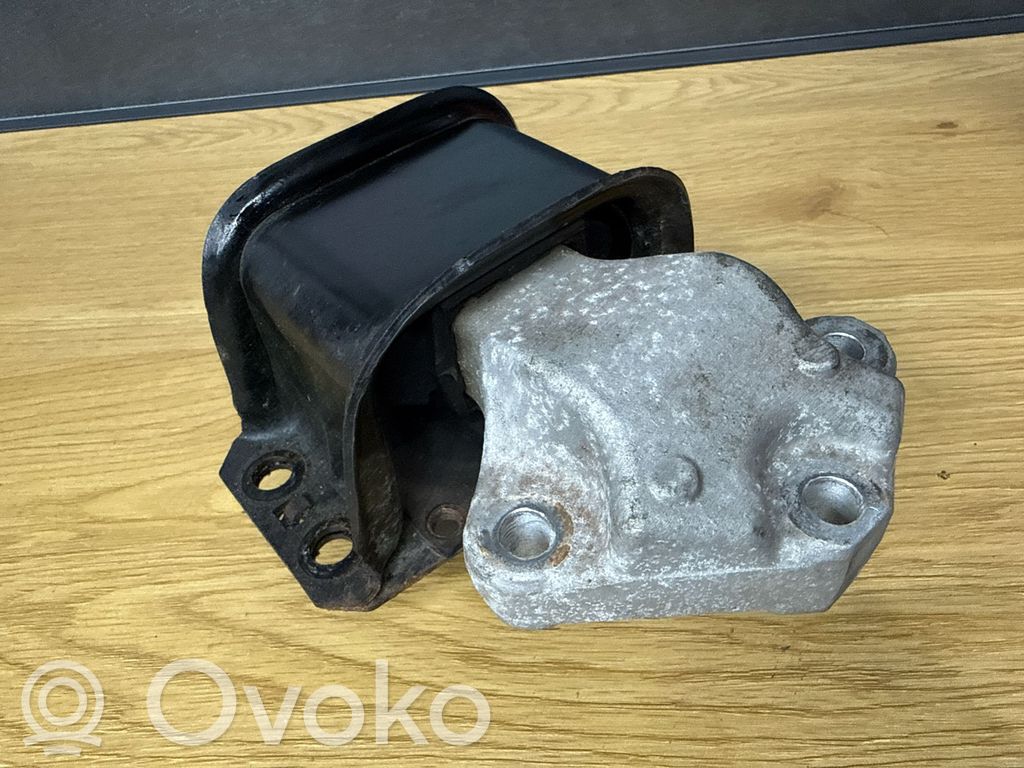 Peugeot Partner Engine mount bracket 