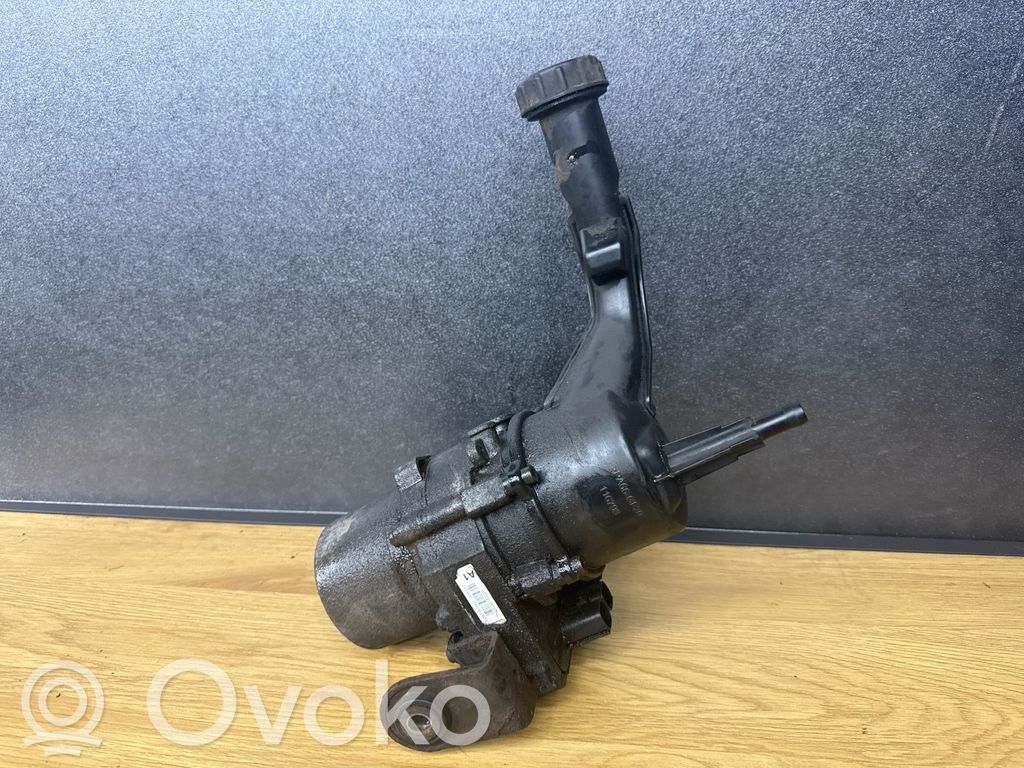 Peugeot Partner Ohjaustehostimen pumppu 