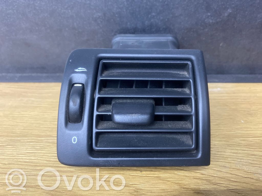 Volvo V50 Боковая воздушная решётка 