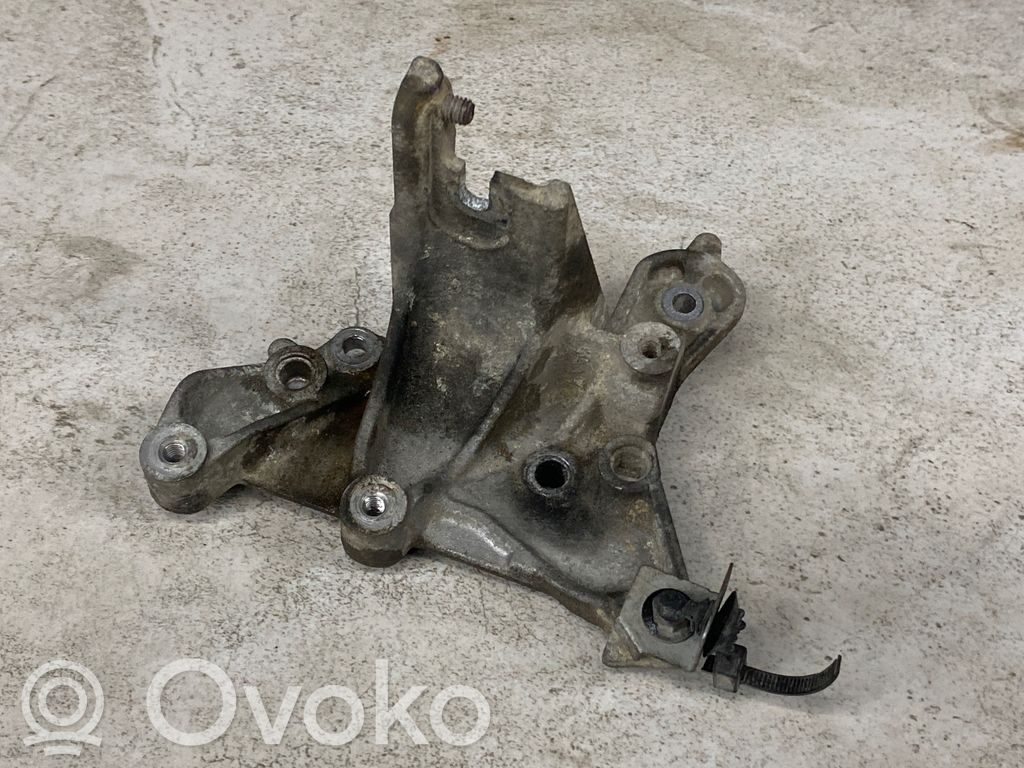 Volvo V50 EGR valve cooler bracket 